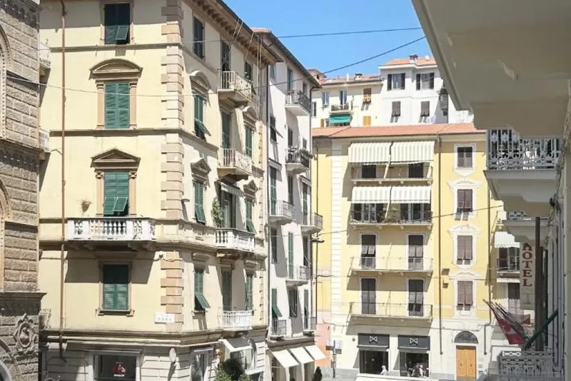 Affittacamere Everest, a La Spezia