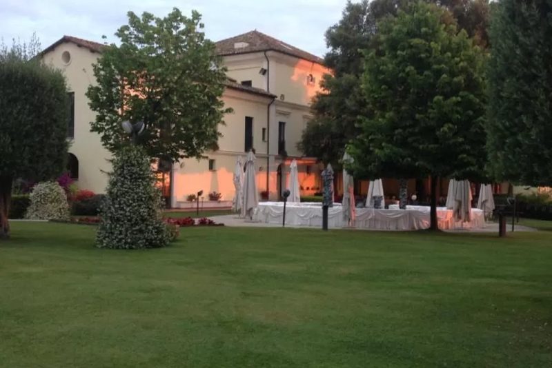 Casale delle Arti, a Mosciano Sant'Angelo