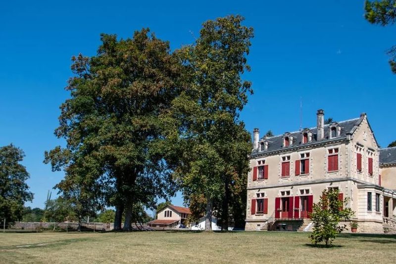 chateau vulcain fr in Bernos-Beaulac
