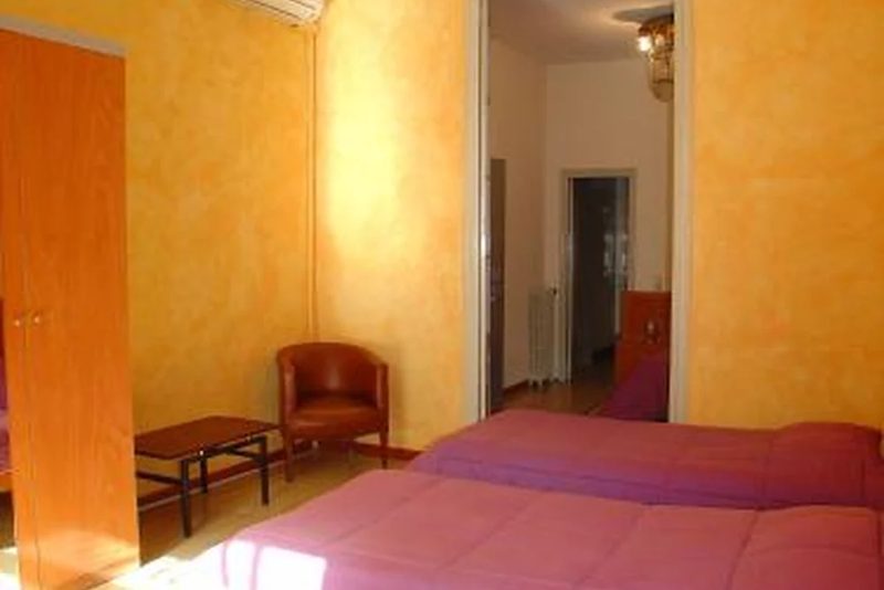 Hostal Adarnius, en La Bisbal d'Empordà