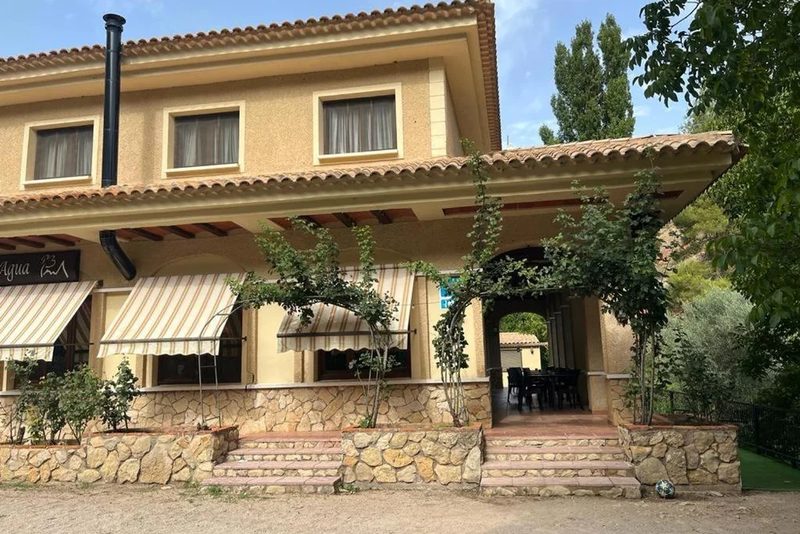 Hostal Restaurante Andra, en Río Madera de Abajo