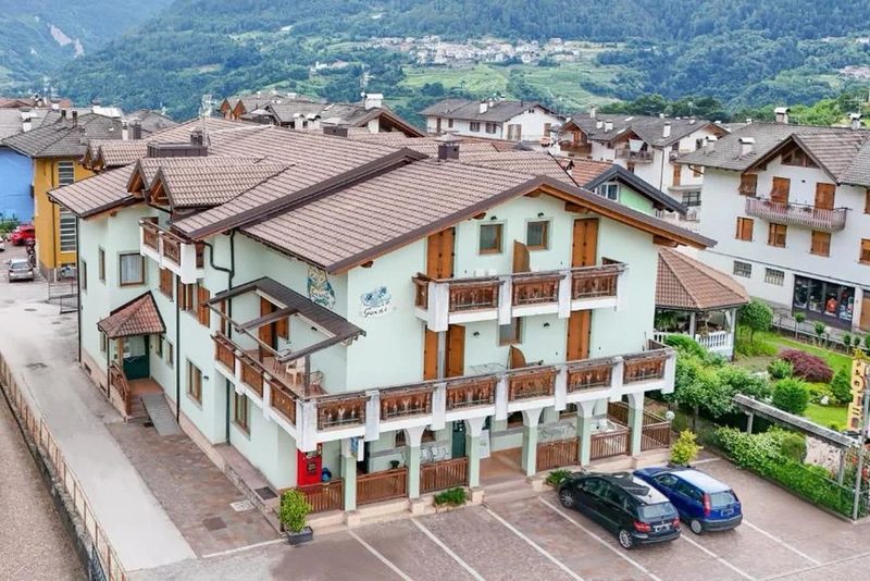 Hotel Caminetto, a Cembra