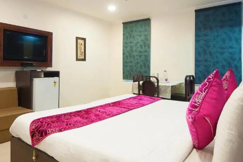 Hotel Dakha International in Karol Bagh