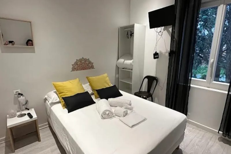 Hôtel Resto Ô9 Marches in Rillieux-la-Pape