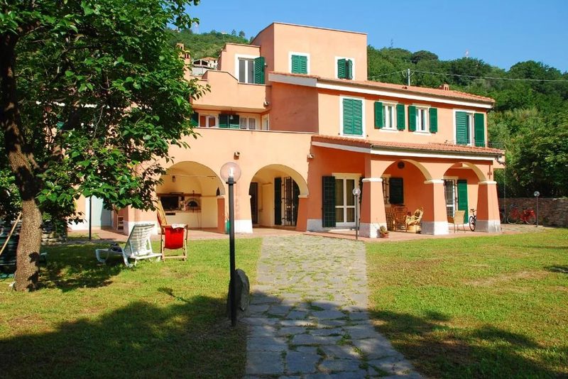 Il Pozzo e il Melograno in Finale Ligure