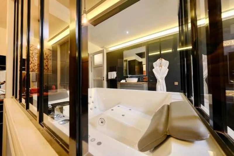 L'Espace Privé Rouen in Rouen