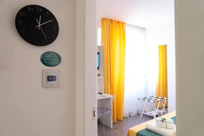 L'Orologio Guest Rooms, a Scalea