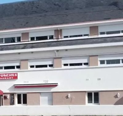 Le Reflet des Torches, à Lacq
