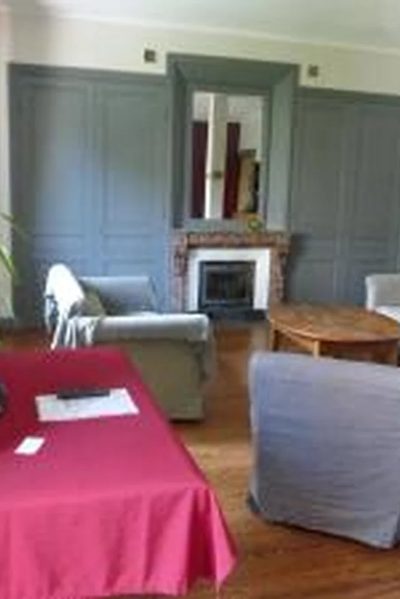 Les Volets Bleus in Le Perréon