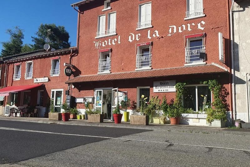 Logis Hôtel Restaurant de la Dore, à Vertolaye