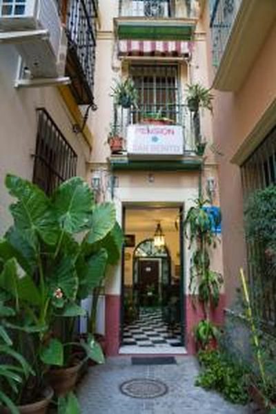 Pensión San Benito Abad, en Sevilla