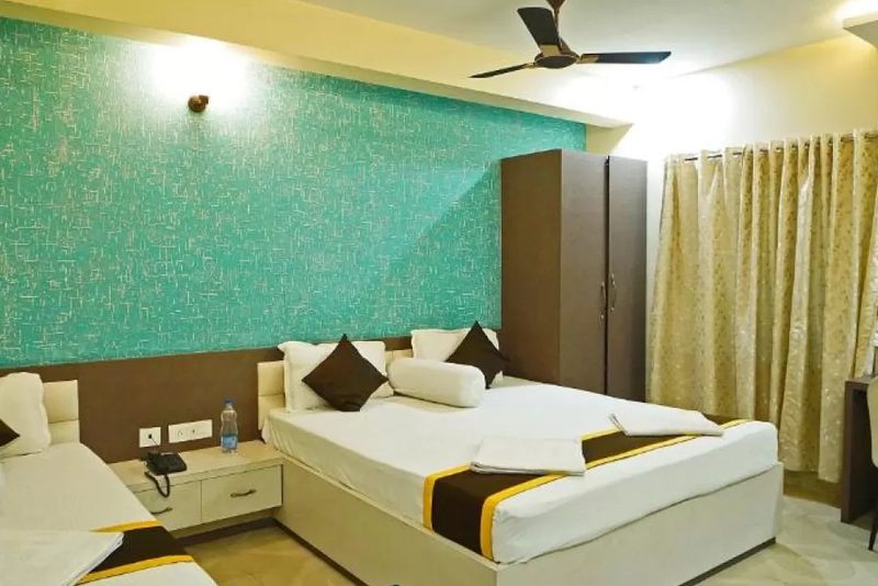 Poolside Inn Hotel and Restaurant in Bangaon